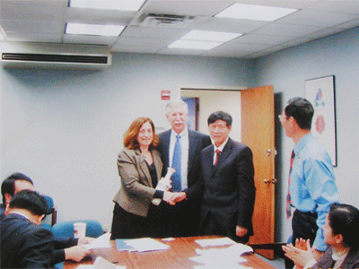 2006年11月20日李云龙律师教授访问美国纽约州检察长办公室